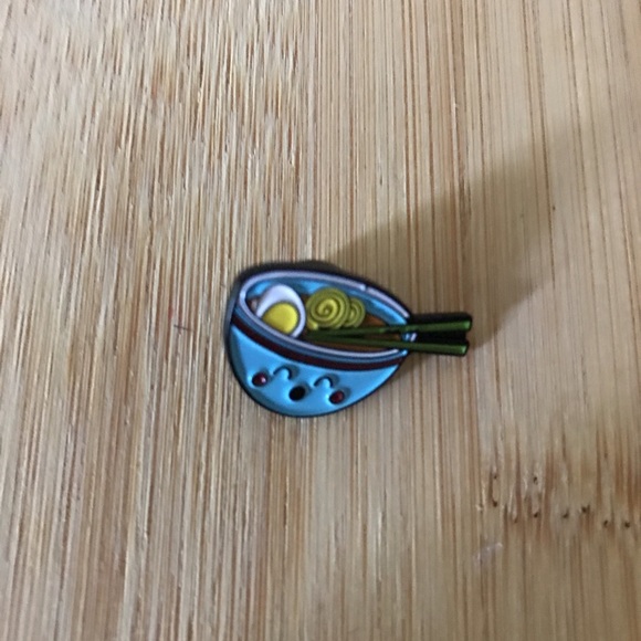 Blue Ramen Noodle Bowl Enamel Pin NWOT - Picture 3 of 6
